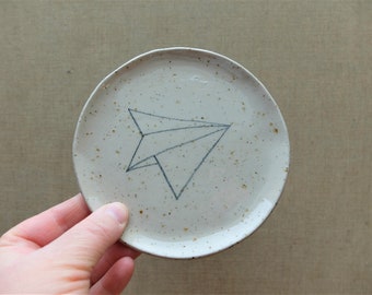 Ceramic handmade STONEWARE small plate plate PAPIERFLIEGER paper airplane simplicity easy to live