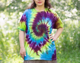 Colorful tie dye t-shirt, spiral pattern t-shirt, hippie festival shirt