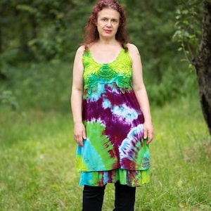 Abito tie dye con pizzo all&#39;uncinetto, tunica boho colorata, tunica festival hippie