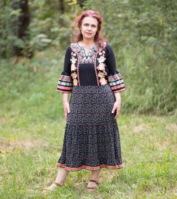 hippie embroidered dress Vintage Mexican Molina Floral Embroidered Dress Navy Boho Hippie Festival Size S main image 0