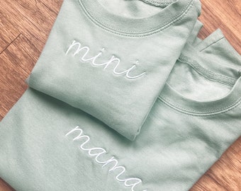 Mama and Mini Sweaters - Script Font - Embroidered Matching Jumpers - Mother's Day Gifts - Best Gift For Mums - Mum and Daughter Son K3034