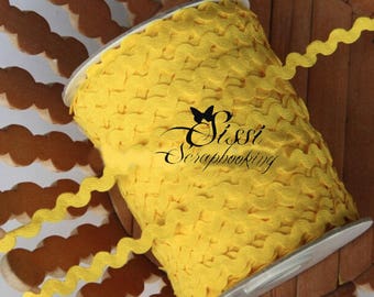 LOT 5M Ribbon CROQUET SERPENTINE SCRAP sewing SCRAPBOOKING 10mm dark yellow Rickrack trim