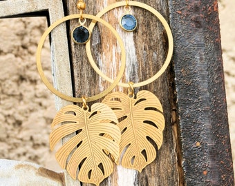 philodendron earrings, modern design, super light and minimalist earrings, golden brass, artisanal work
