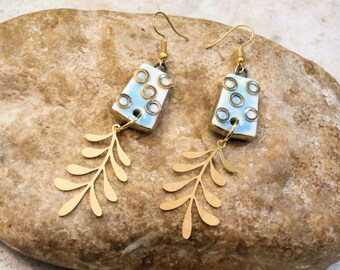 nature leaf earrings, modern design, light and minimalist earrings, golden brass and turquoise blue ceramic