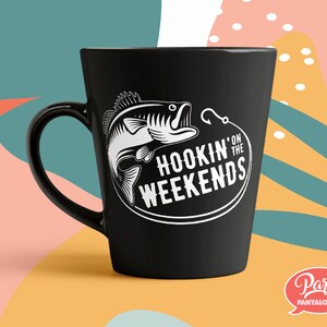 Einhaken am Wochenende SVG. Lustige Zitate und Sprüche SVG. DIY Geschenk für Ihn, Scrapbooking, Poster, Vinyldrucke, T-Shirt Gestaltung usw.