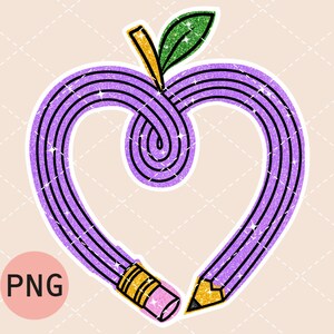 Pu&ograve; includere: Matita viola con glitter a forma di cuore con una foglia verde in cima. La matita ha una gomma rosa e una punta dorata.