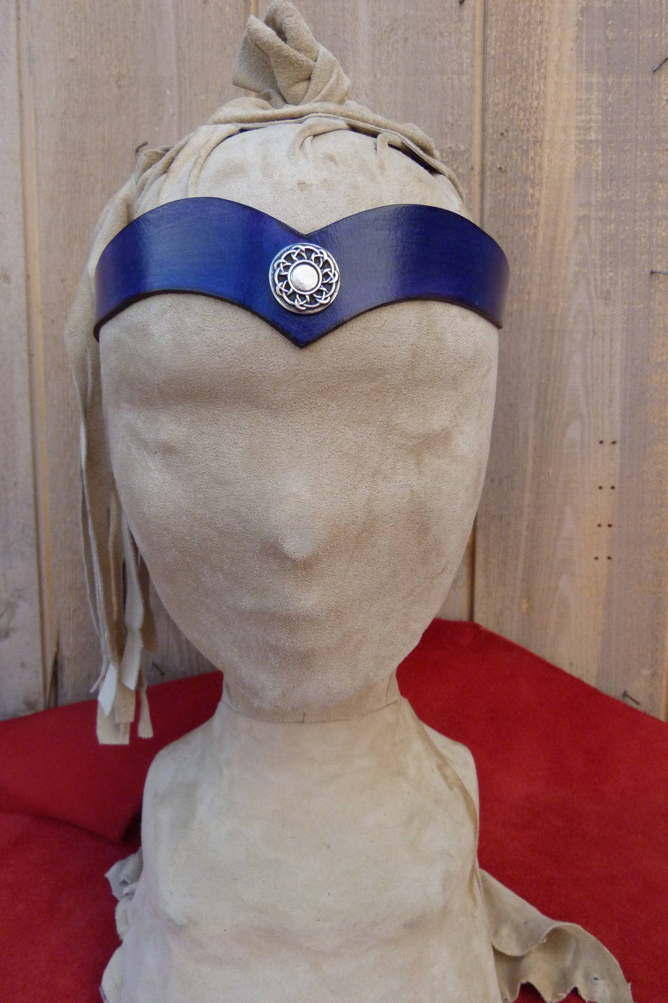 Diadème Violet en Pointe Devant avec Décoration Métal