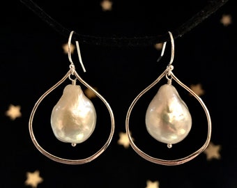 Rock Lobster Designs Gold Pearl Teardrop Dangle and Drop Earrings