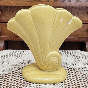 Red Wing Pottery 892 Vase Nautilus Shell/Fan Shaped Yellow 1940s to 1960's, Shiny Glaze **See Note