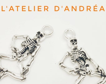 Set of 2 superb skeleton pendants, Halloween theme, silver, fine jewelry, skull, punk, 26 x 13.5 x 3.5, 2 mm hole