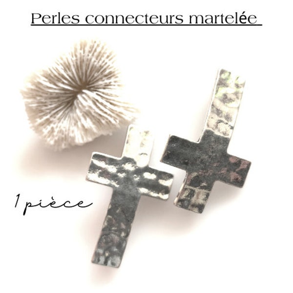 Liens en métal martelé, argenté, forme croix , pour création de bijoux modernes, 3 passants pour cordons de 2 mm au dos, 36 x 22 mm