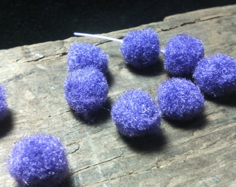 Lot de  10  pompons/10 mm/ laine / violet