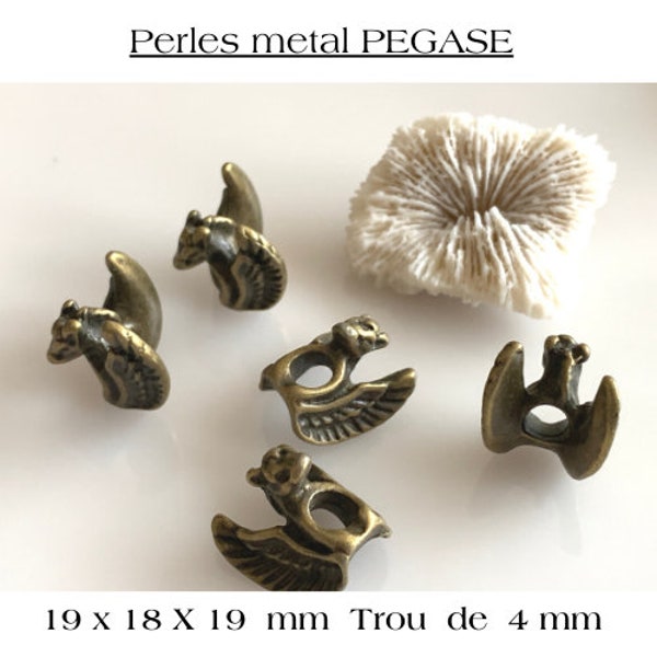 Jolies perles en métal, perles  passantes "Pégase", laiton bronze, 19 x 18 x 19 mm, trou de 4 mm, lot de 5 grosses perles