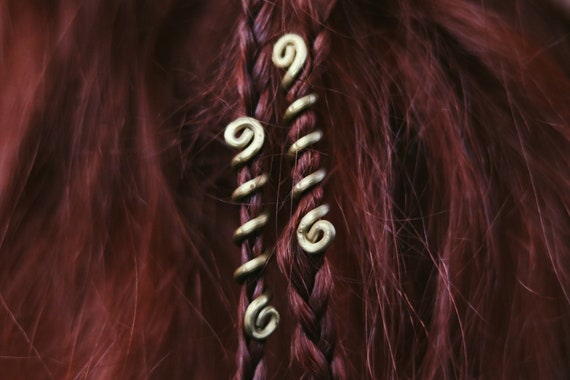 Replying to @caitlynn 🌄 here she is angel ring + peakaboo design #alt... |  Peekaboo Hair | TikTok