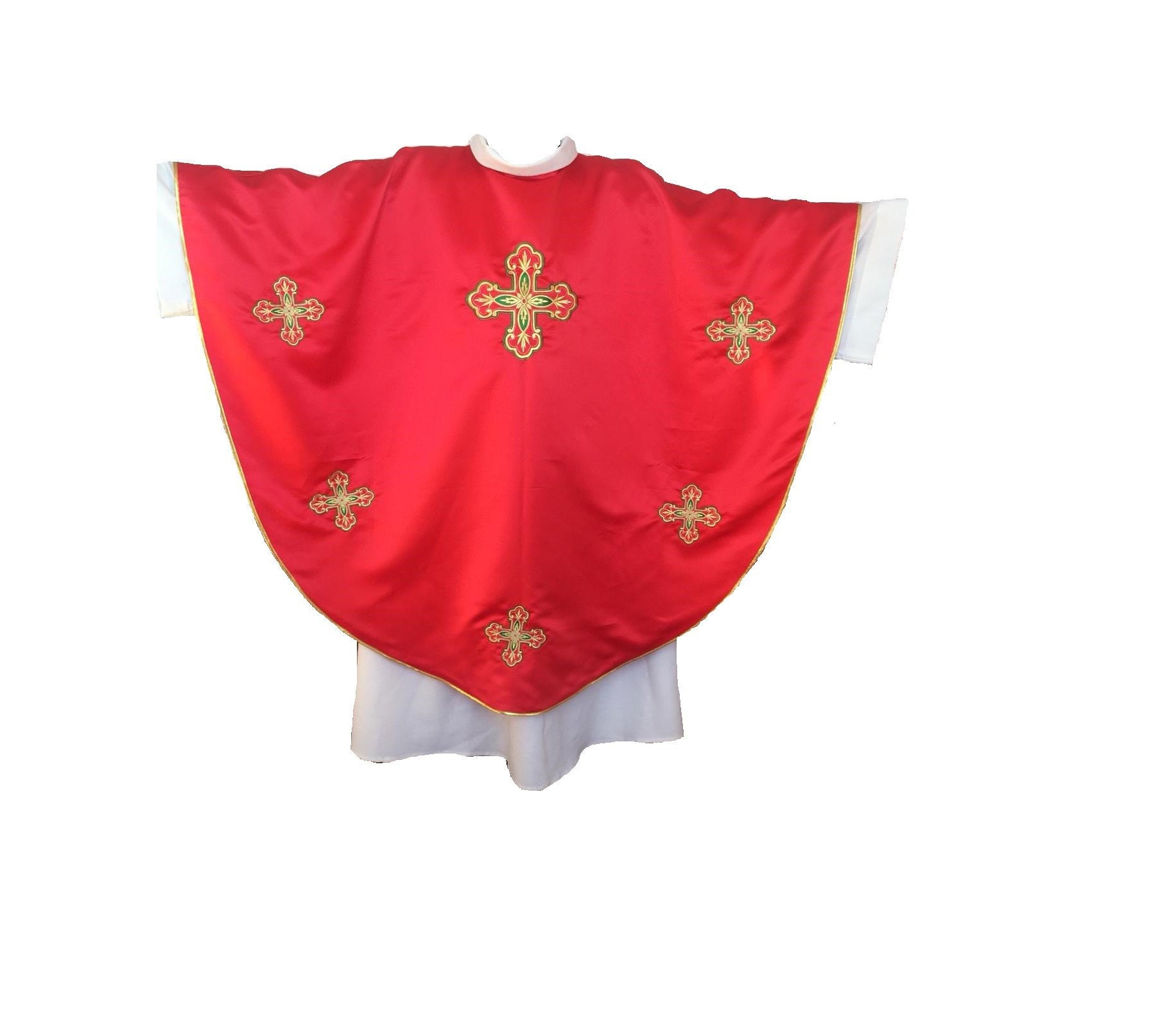 Chasuble Gothique Pour Prêtre, avec Broderie en Fil Doré Couleur Liturgique Rouge et Doublure Fabric