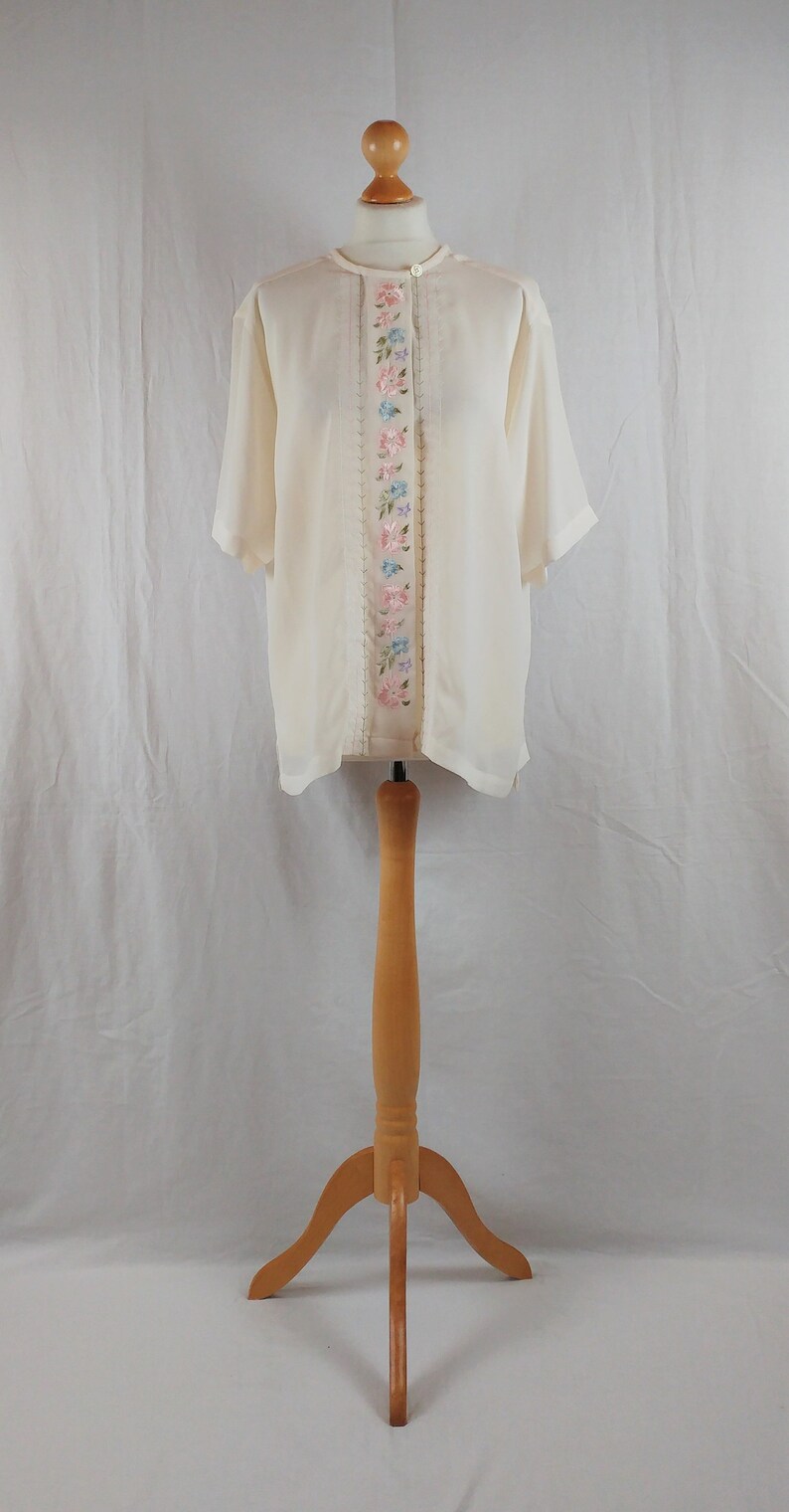 Vintage Claus 1980s Pastel /& Cream Floral Embroided Blouse