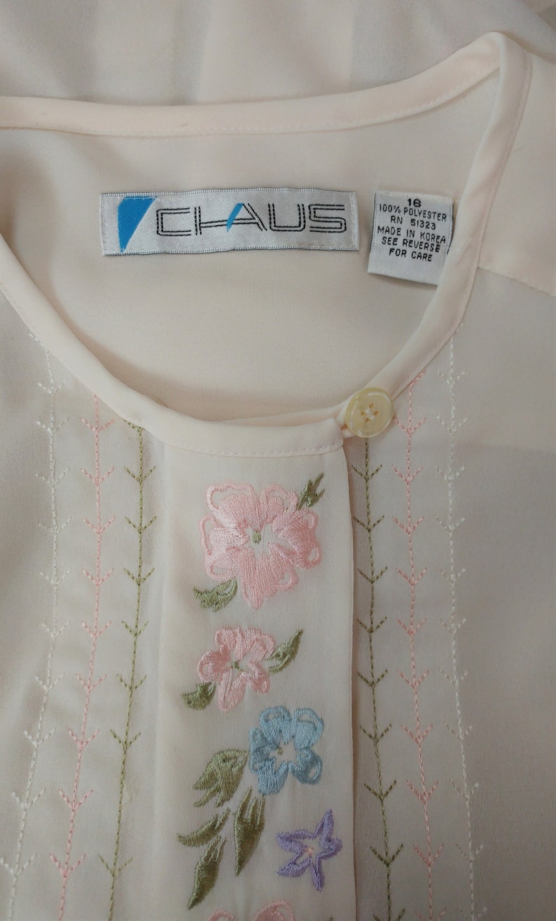 Vintage Claus 1980s Pastel /& Cream Floral Embroided Blouse