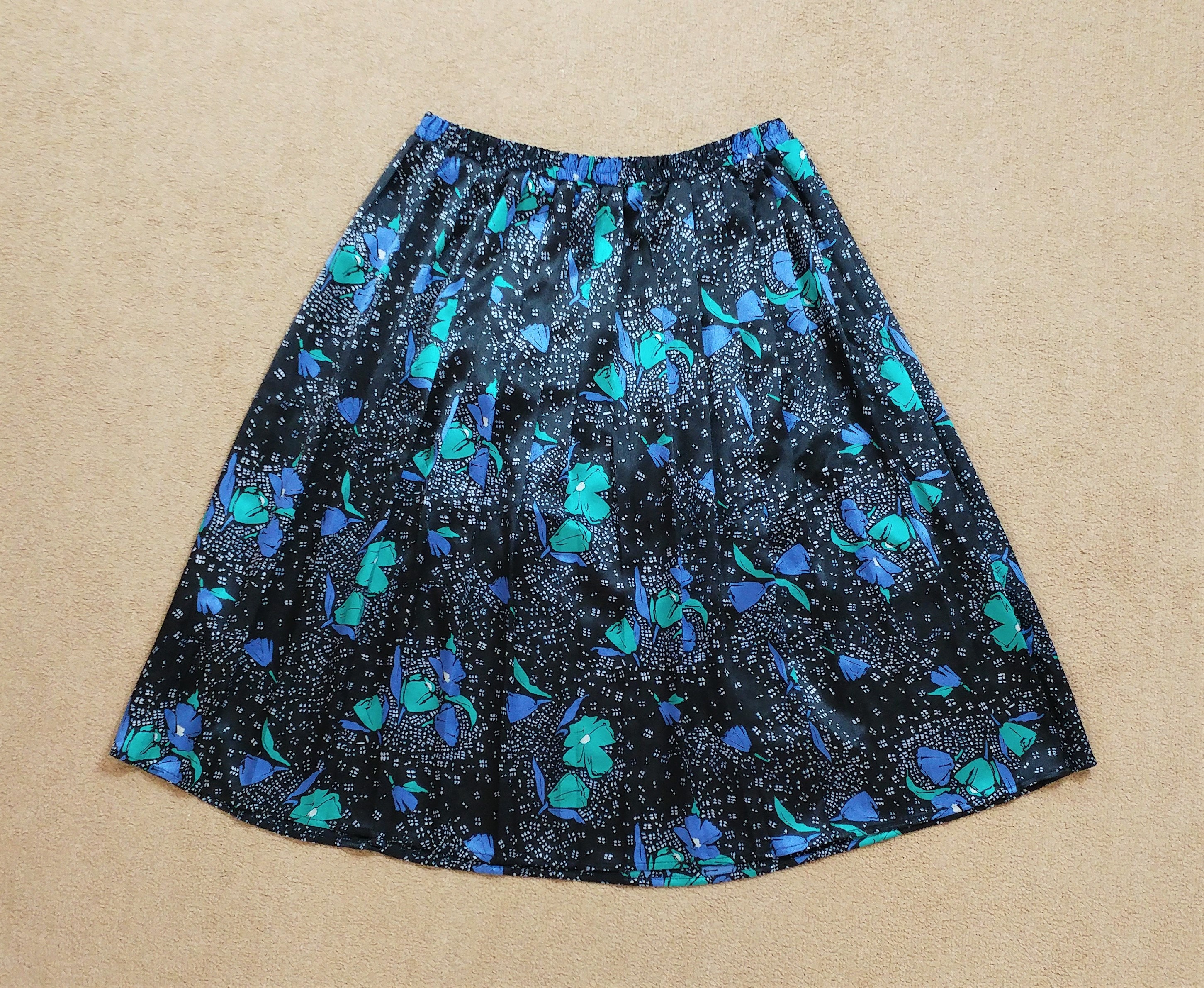 Image of Vintage Black Floral S Midi Skirt