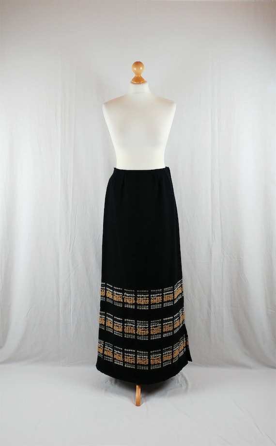 Finnish Vintage Arola 1970s Black & Caramel Wool P