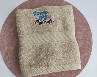 Déstockage serviette de toilette ou drap de bain avec broderie pour la fête des mères.