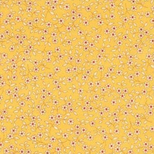 Può includere: Tessuto giallo con un motivo floreale ripetuto. Piccoli fiori bianchi con centri rossi e sottili steli sono sparsi sulla superficie. Lo sfondo è giallo brillante e uniforme.