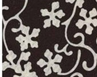 Patchwork fabric, batik, patterns of small white flowers, black background, 100% cotton, REF MDTK001