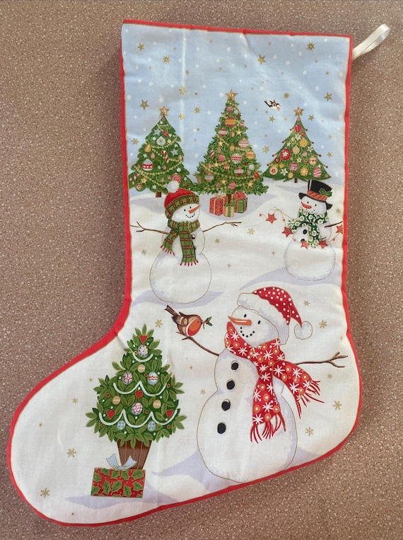 Botte de Noël, tissu patchwork, 100% coton, bonhomme de neige, père noël, sapins, rouge, vert, blanc, doré,  55 cm x 38 cm fini, BOTTE/NOEL