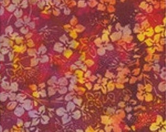 Tissu patchwork, batik, motifs fleurs , tons  jaunes orangés , fond rouge bordeaux, 100% coton   REF   KF05W4