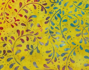 Tissu patchwork, batik, 100% coton, motif nuancé rose et bleu, fond jaune,  REF  BATIK/RBJ