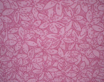 Tissu patchwork , coloris rose, petites fleurs , ton sur ton, faux uni, 100% coton,  REF 799P4