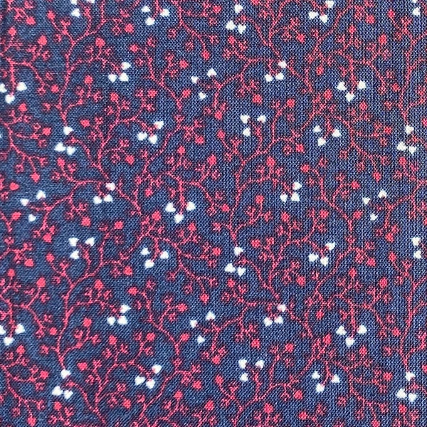 Tissu patchwork, liane rouge, fleur blanche, fond bleu marine, 100 % coton,  REF  BL/CERISE