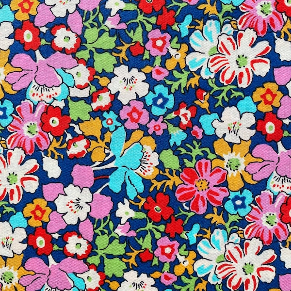 Tissu patchwork , fleurs multicolores, liberty, fond bleu, 100% coton, REF  RD/260A