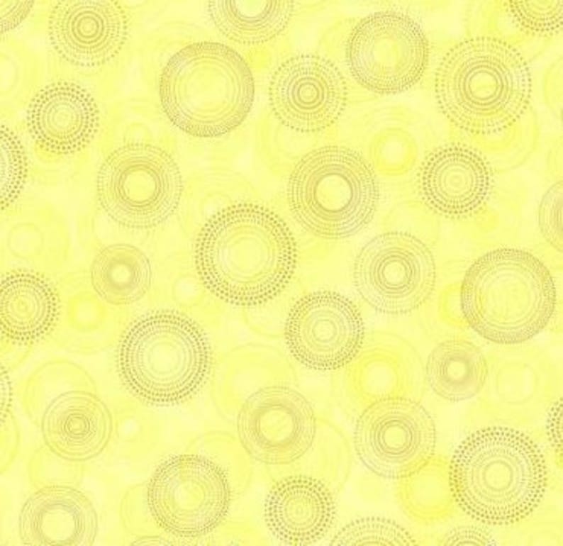 Tissu patchwork, coloris jaune poussin, cercle en pointillé, ton sur ton jaune et doré, 100% coton, REF SHINE/8731 image 1