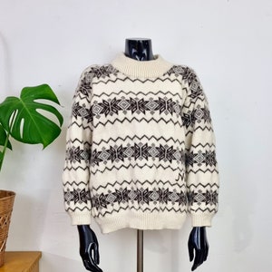 Vintage Women&#39;s White Brown Wool Sweater // Nordic Wool Jumper // Wool Pullover // S M // Winter Clothing