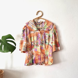 Vintage Women&#39;s Pastel Abstract Print Blouse // Viscose Short Sleeve Shirt // Collared Button Up Top // 80s Clothing // Sarafaani Oy // M