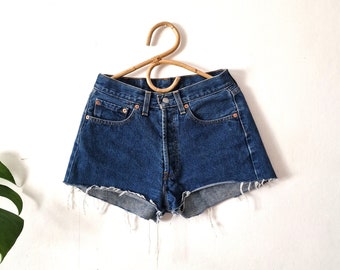 Mini shorts vaqueros azules Levi's 510 vintage // Shorts retro // Pantalones vaqueros // Vaqueros mom // W28 W29 // Ropa de los 80 y 90