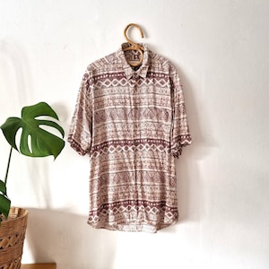 Vintage Men&#39;s Beige Red Abstract Button Up Shirt // Boho Short Sleeve Viscose Shirt // 90s Collared T-shirt // Martinelli // L Large