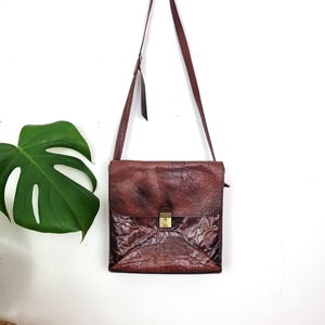Vintage Brown Leather Crossbody Bag // Vintage Handbag // Rugged Leather Purse // Shoulder Bag
