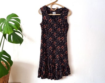 vintage robe noire fleurie à ourlet à volants pour femme//robe sans manches des années 90//S M//robe grunge//vêtements finlandais des années 90//Kielo