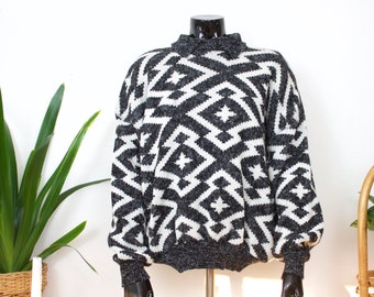 Vintage Women's Black and White Geometric Jumper // Acrylic Sweater // Collared Pullover // M L // 90s Winter Fall Clothing // Made in Italy