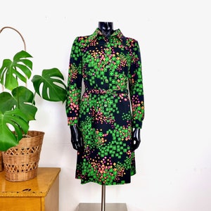 Vintage Black Green Pink Midi Dress // Pointy Collar Dress // Long Sleeve Buttoned Dress // Pirkkos Puku // Finnish 70s Clothing // M Medium