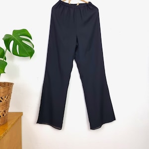 Vintage Damen Schwarze Schlitz-Beinhose / Schwarze Polyesterhose / Elastische Hose / Allison / 34 8 XS / 90er Y2k Kleidung
