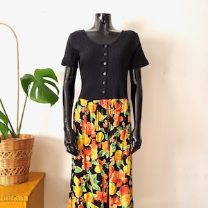 Vintage Black Floral Dress // Short Sleeve Viscose Cotton Dress // Ribbed Top // 90s Dress // M Medium // 90s Clothing // Gina Fashion