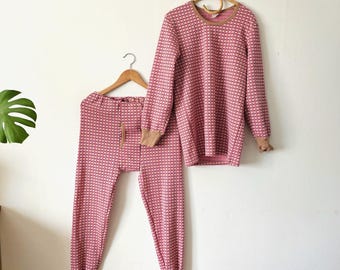 Completo da uomo vintage // Canottiera rosa e mutande lunghe / Calzamaglia lunga // Pigiama intimo anni '70 // S // Prodotto in Finlandia
