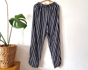 Vintage dames marineblauw wit gestreepte loose fit broek // blauwe broek // viscose broek // elastische taille broek // l large // jaren 90 kleding