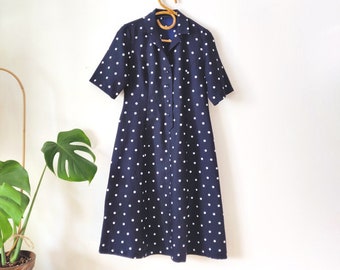 Vintage Women's Blue White Polka Dot Midi Dress // Collared Short Sleeve Buttoned Dress // Polyester Dress // 60s 70s Clothing // M Medium