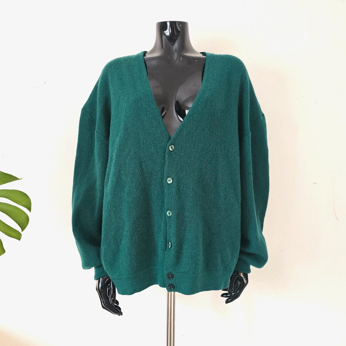 Vintage Green Wool Buttoned Cardigan // Retro Unisex Oversized Minimalist Knit Grandpa Sweater // Pure Virgin Wool // L XL // 90s Clothing, photo 1 of 5