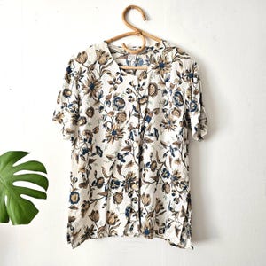 Vintage Women&#39;s Off-White Brown Blue Floral Blouse // Short Sleeve Shirt // Button Up Top // 90s Clothing // 42 L Large // Nice Day