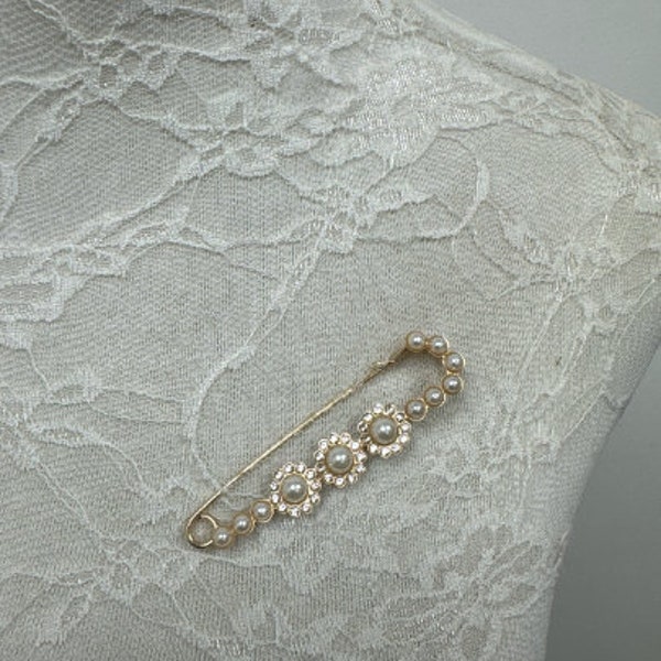 pearl pin brooch, pearl pin, brooch, gold pin, pearl diamante brooch