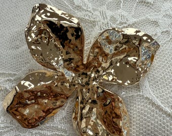 brooch, gold brooch, hammered brooch, Petal brooch, fashion brooch